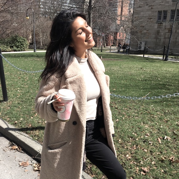 Meet your Posher, Naleesha - Picture 1 of 1